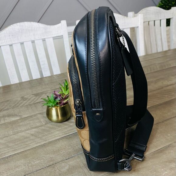 Coach Graham Pack In Blocked Signature Canvas With Varsity Stripe - Picture 14 of 15